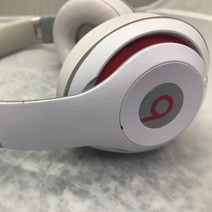 BEATS BY DR. DRE White Studio 2.0 Headphones Wired